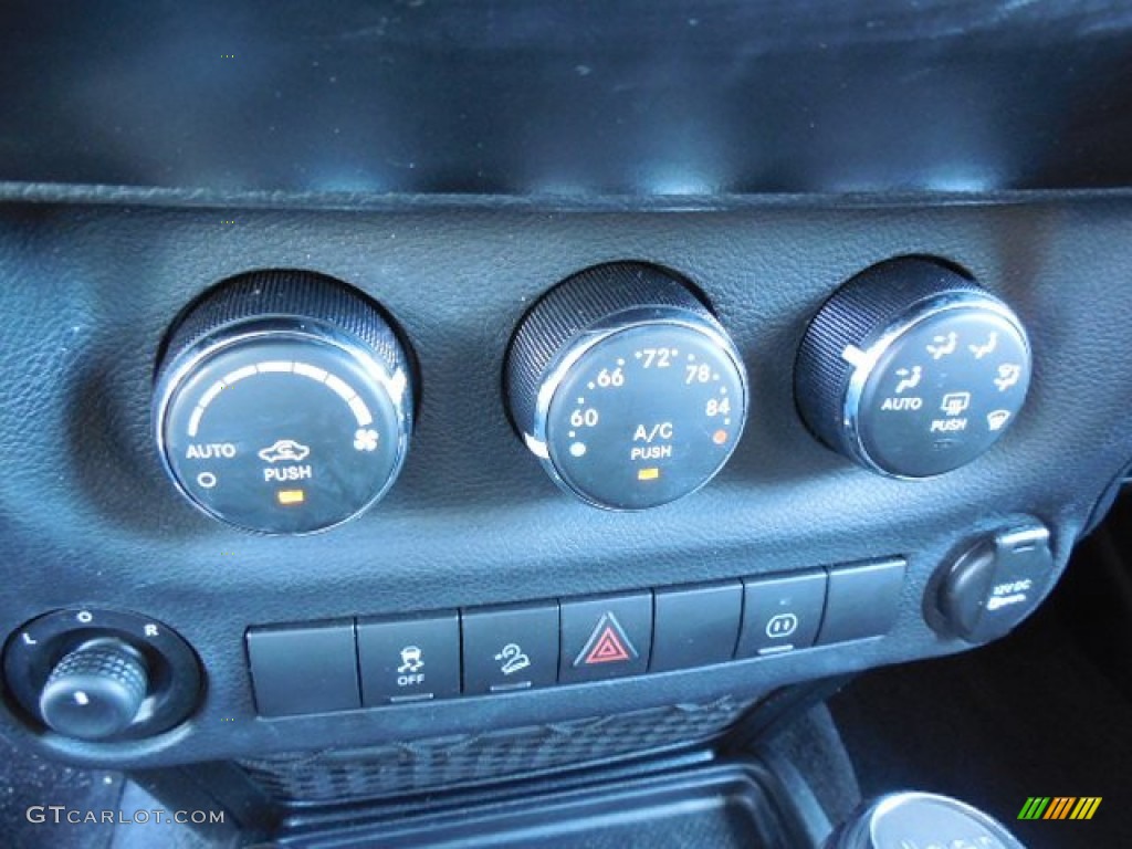 2011 Wrangler Rubicon 4x4 - Black / Black photo #20