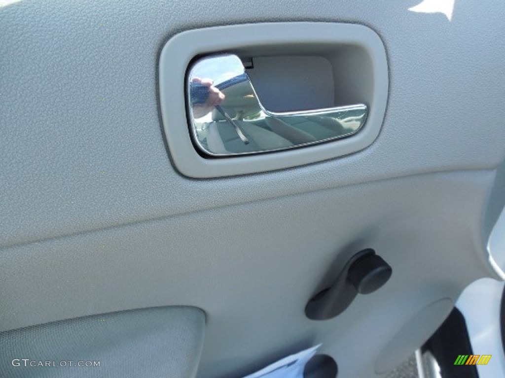 2009 Cobalt LS Coupe - Summit White / Gray photo #17