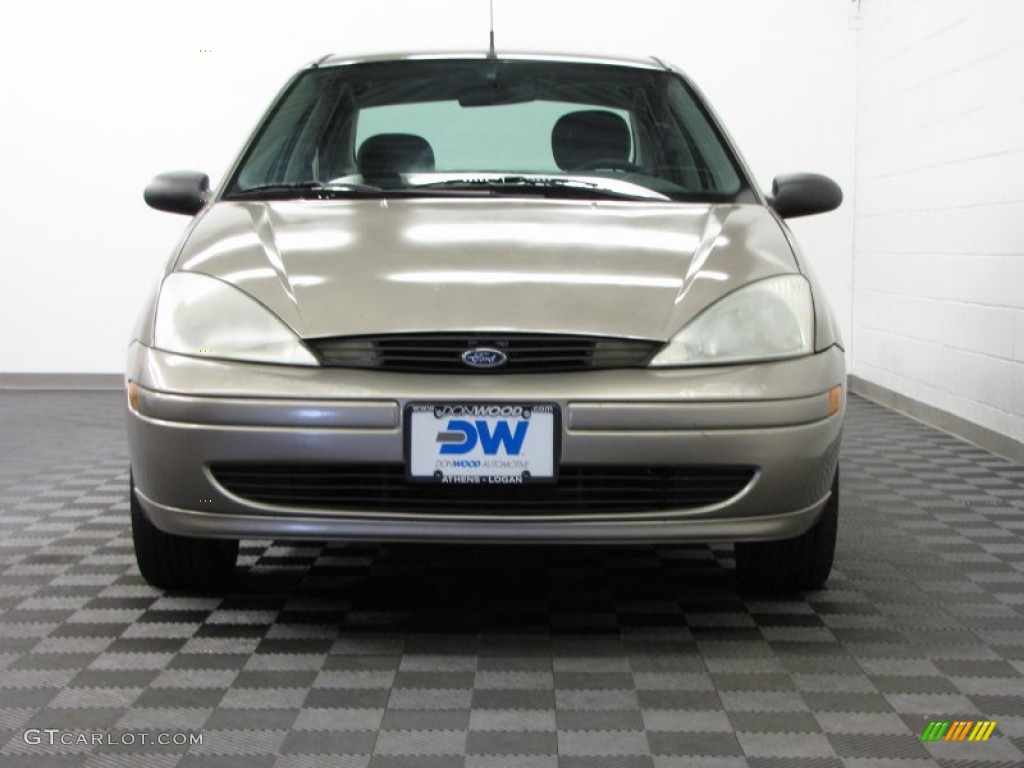 2003 Focus LX Sedan - Arizona Beige Metallic / Medium Graphite photo #2