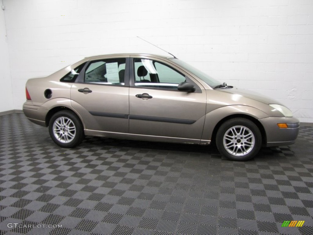 2003 Focus LX Sedan - Arizona Beige Metallic / Medium Graphite photo #3