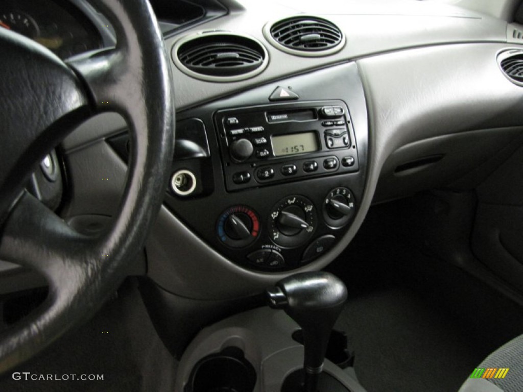 2003 Focus LX Sedan - Arizona Beige Metallic / Medium Graphite photo #19