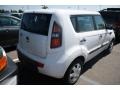 2011 Clear White Kia Soul 1.6  photo #2