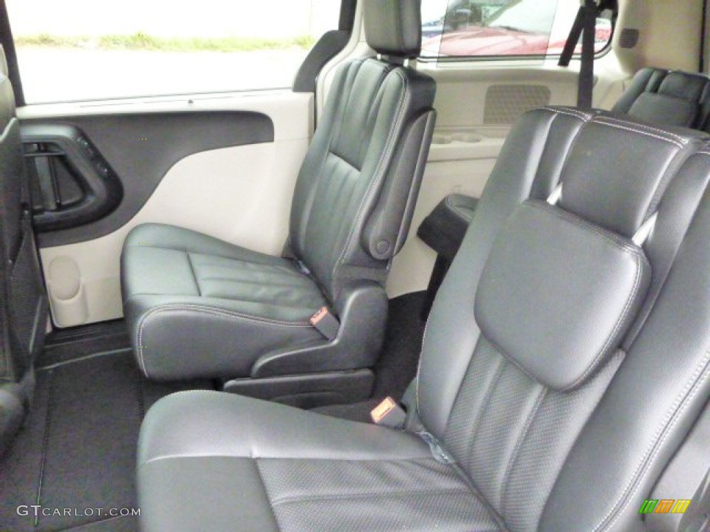 2013 Town & Country Touring - L - Maximum Steel Metallic / Black/Light Graystone photo #11