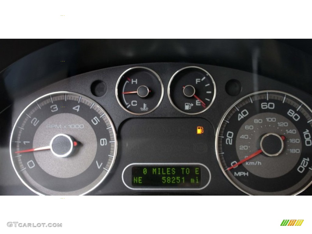 2009 Ford Taurus X SEL Gauges Photo #82035947