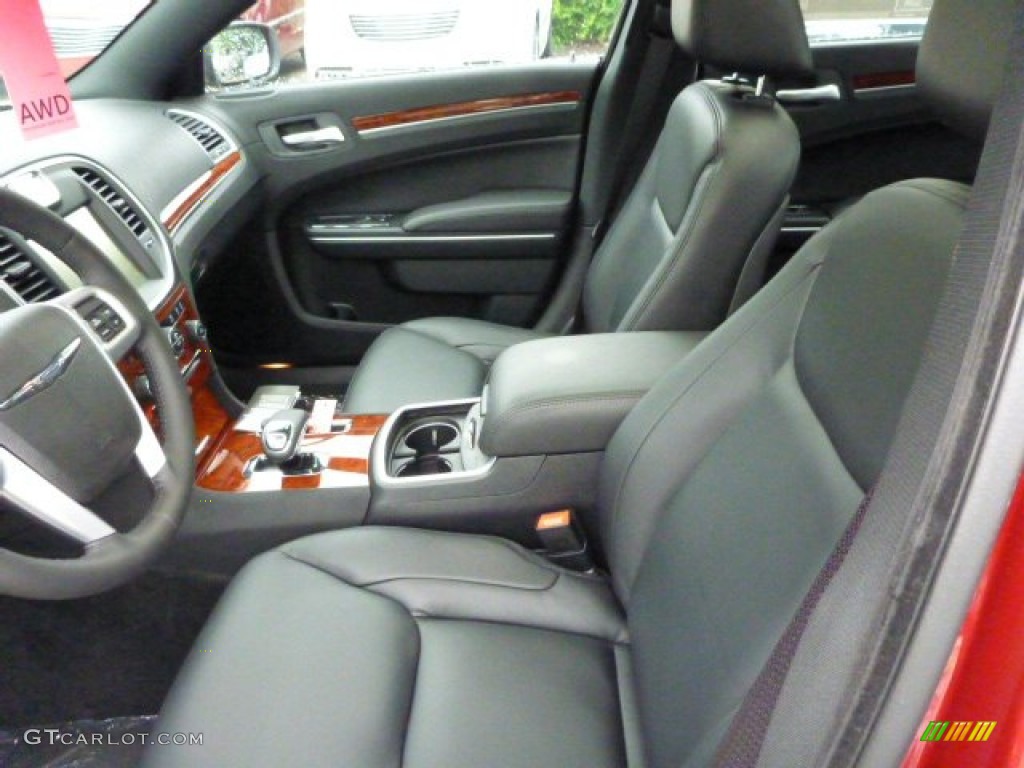 2013 Chrysler 300 AWD Front Seat Photo #82036025