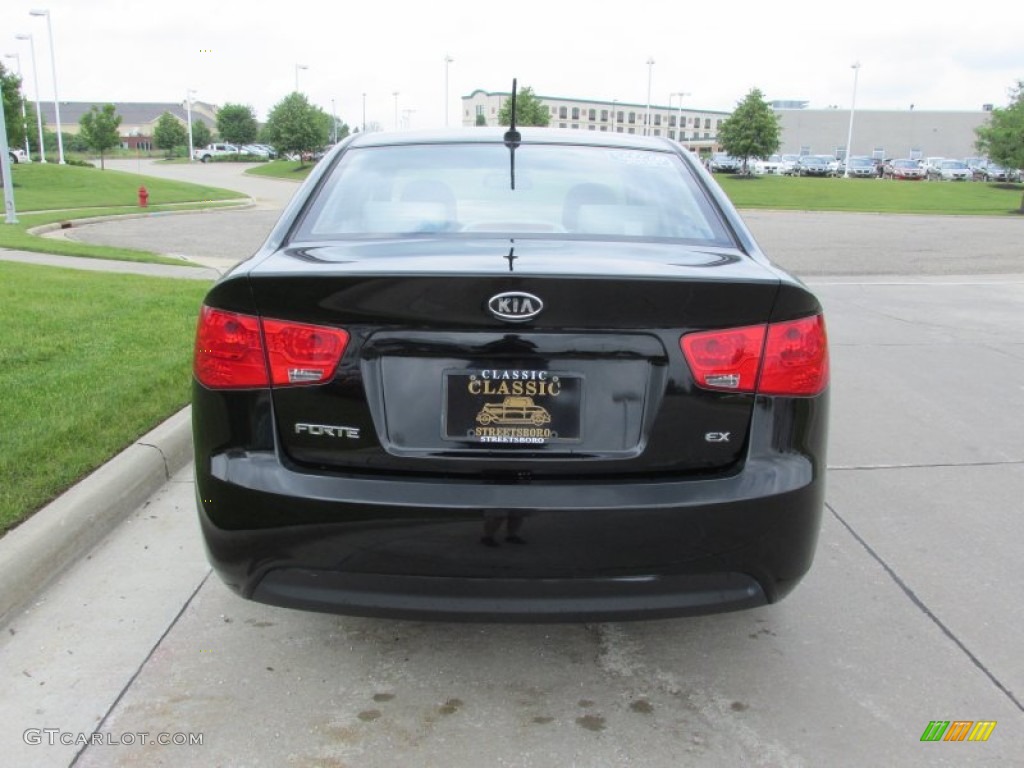 2010 Forte EX - Ebony Black / Stone photo #4