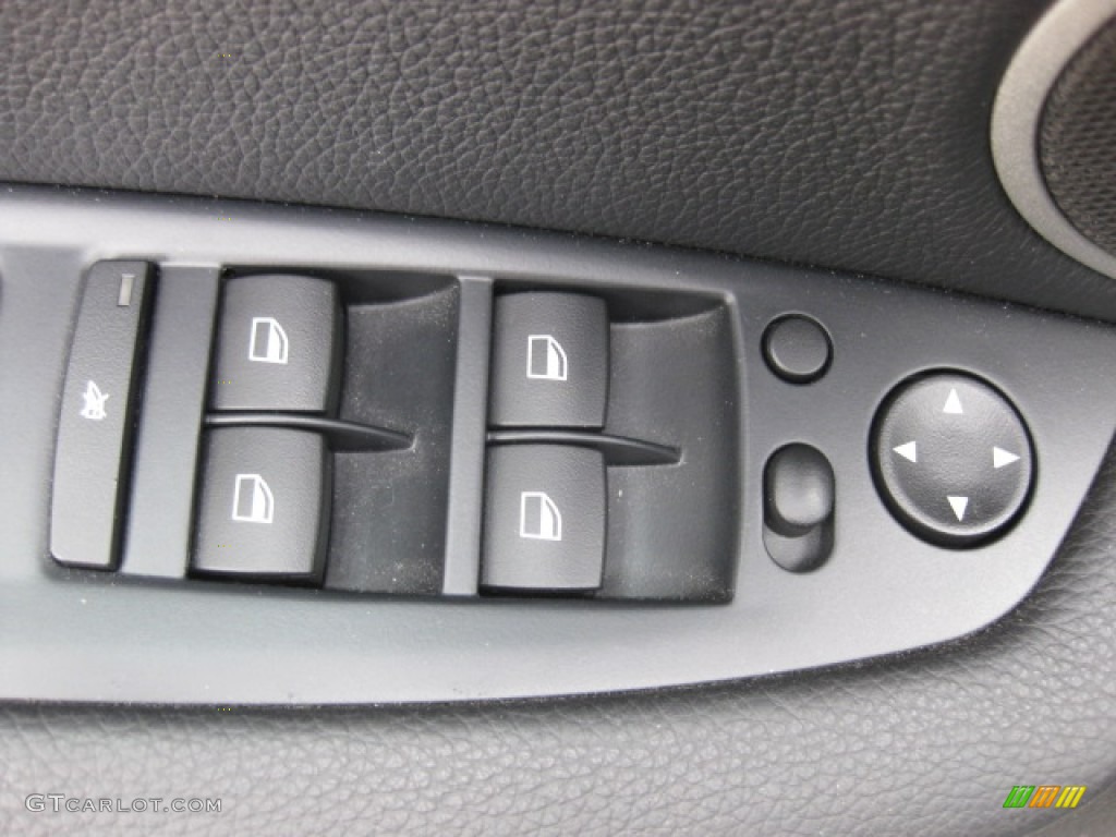 2013 BMW X5 M M xDrive Controls Photo #82042902