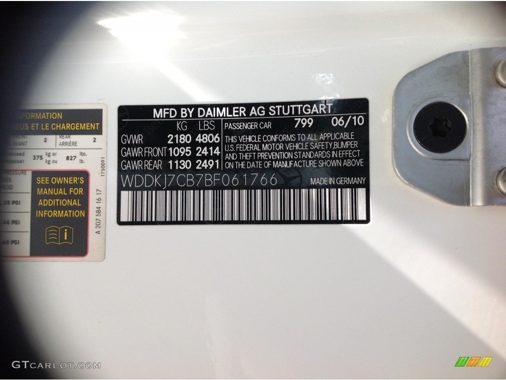 2011 E 550 Coupe - Arctic White / Black photo #3