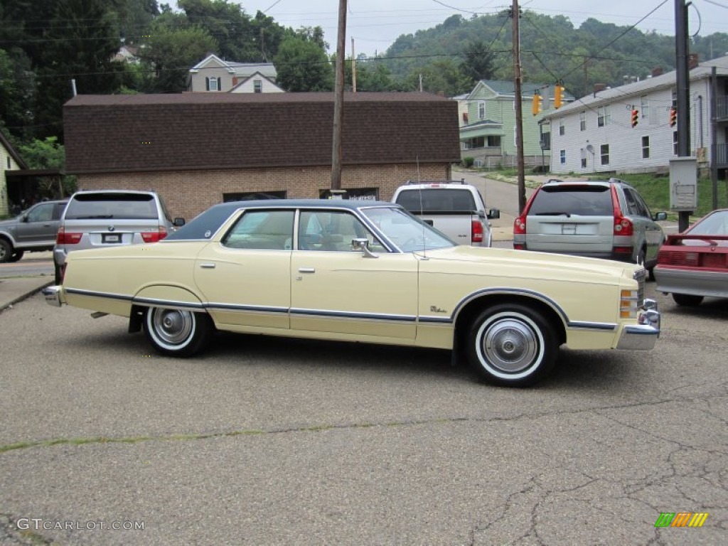 Cream 1977 Ford LTD Landau 4 Door Pillared Hardtop Exterior Photo #82044258