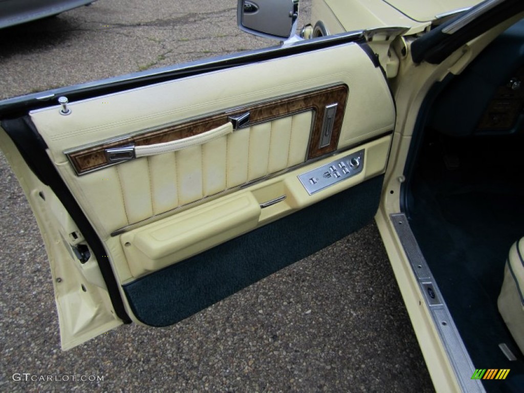1977 Ford LTD Landau 4 Door Pillared Hardtop Cream/Blue Piping Door Panel Photo #82045334