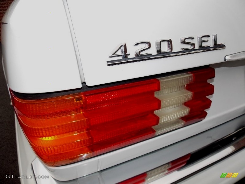 1991 Mercedes-Benz S Class 420 SEL Marks and Logos Photos
