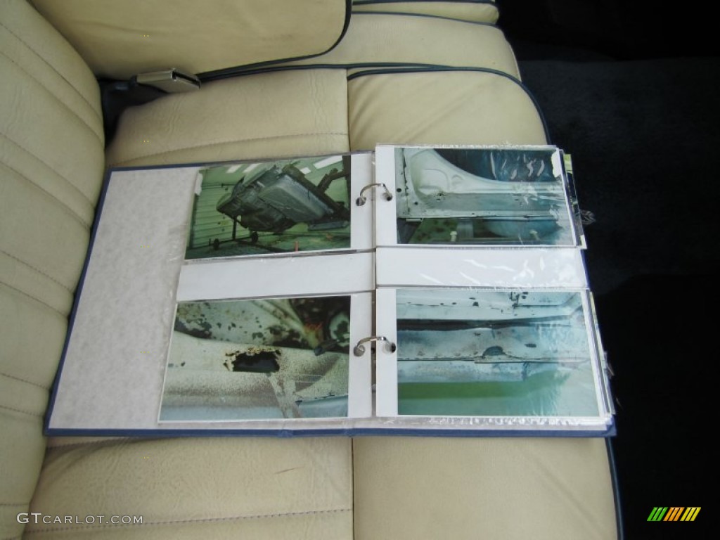 1977 Ford LTD Landau 4 Door Pillared Hardtop Books/Manuals Photo #82046850
