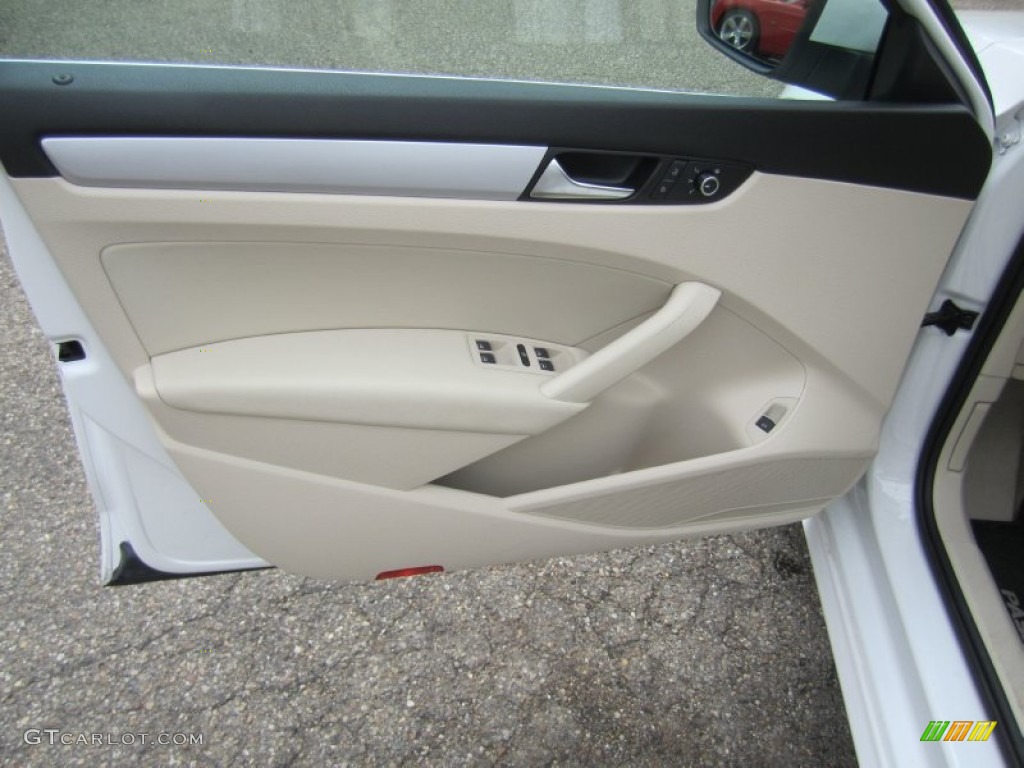 2013 Volkswagen Passat V6 SE Cornsilk Beige Door Panel Photo #82049007