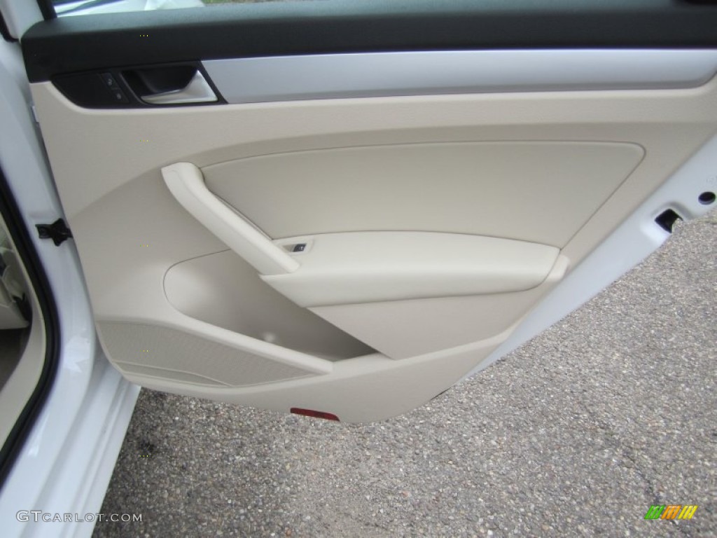 2013 Volkswagen Passat V6 SE Cornsilk Beige Door Panel Photo #82049114