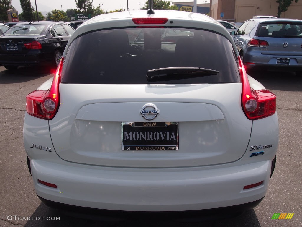 2012 Juke SV AWD - White Pearl / Black/Silver Trim photo #9