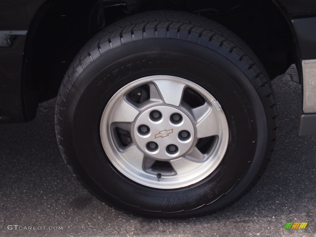 2001 Tahoe LS - Onyx Black / Tan/Neutral photo #2