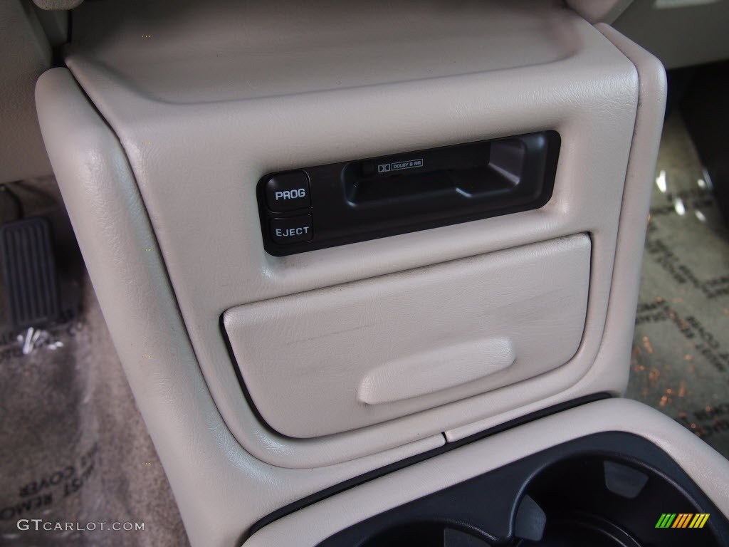 2001 Tahoe LS - Onyx Black / Tan/Neutral photo #22