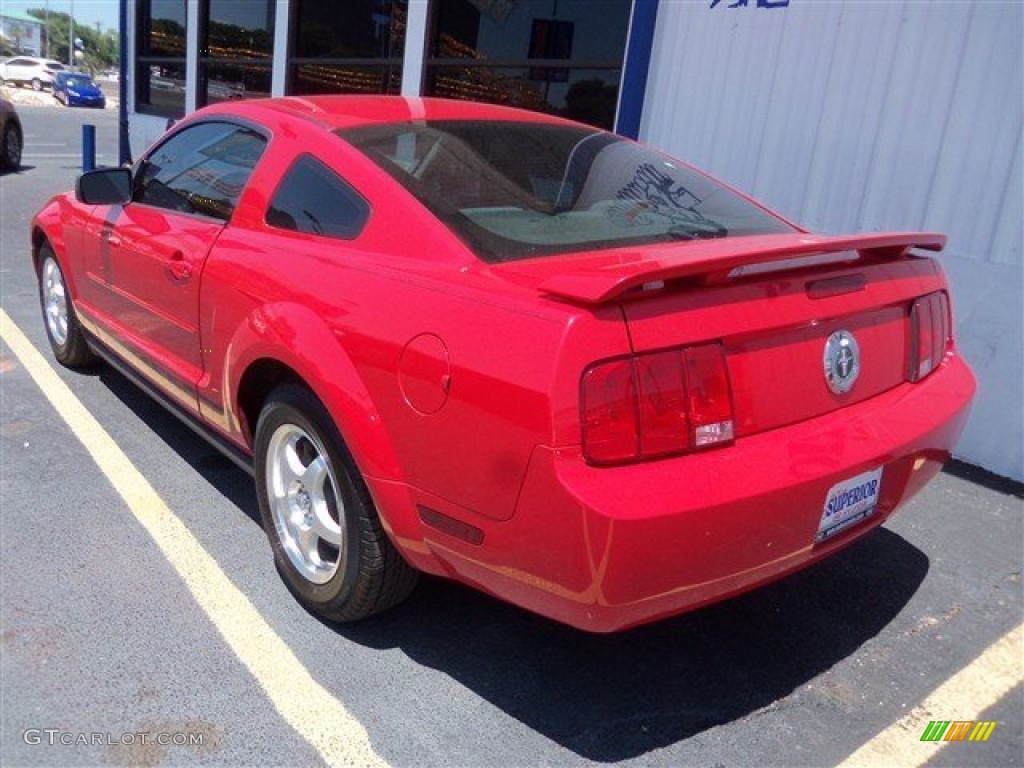 2005 Mustang V6 Deluxe Coupe - Torch Red / Light Graphite photo #4