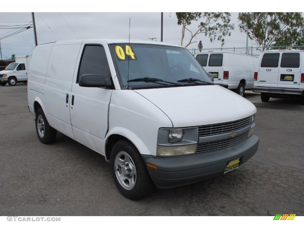2004 Astro Commercial Van - Summit White / Medium Gray photo #2