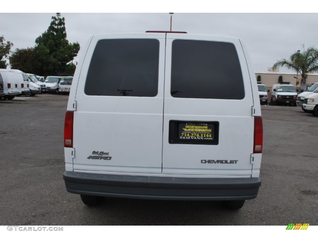 2004 Astro Commercial Van - Summit White / Medium Gray photo #6