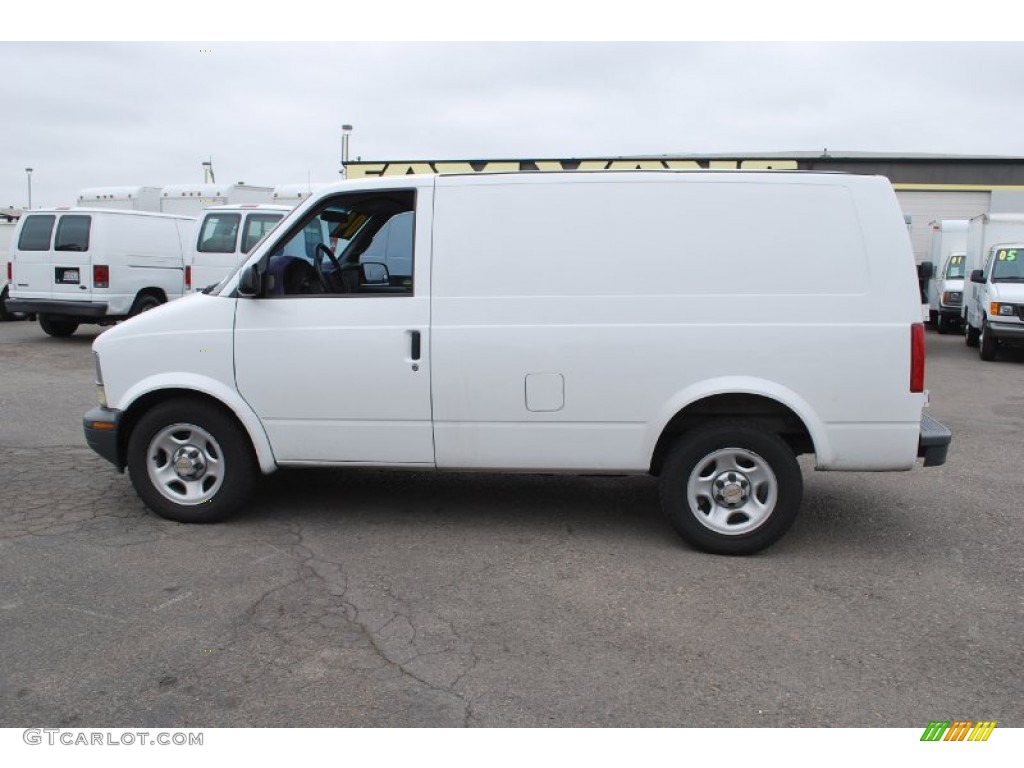 2004 Astro Commercial Van - Summit White / Medium Gray photo #8