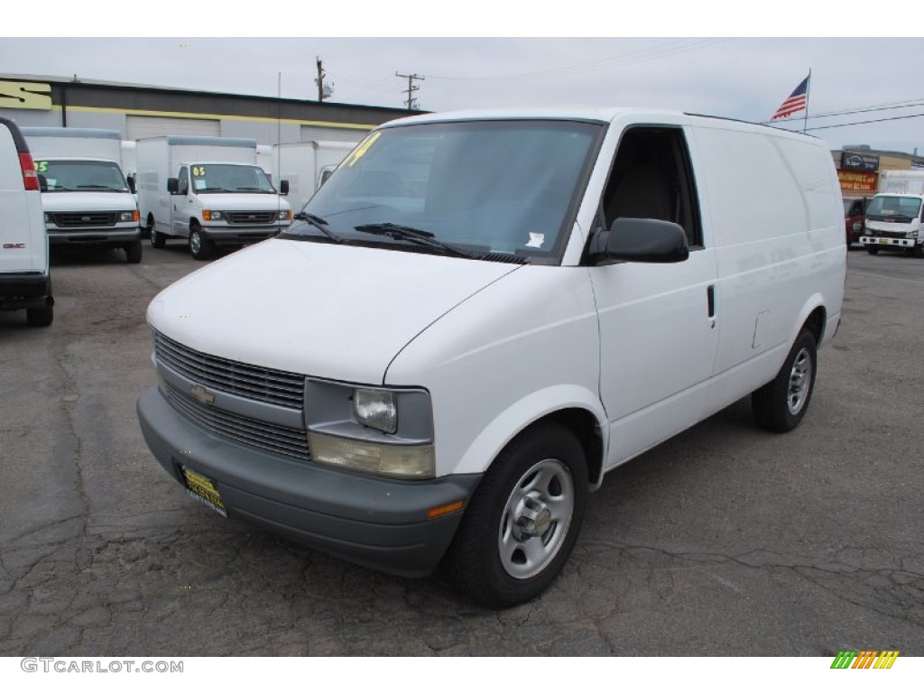 2004 Astro Commercial Van - Summit White / Medium Gray photo #9