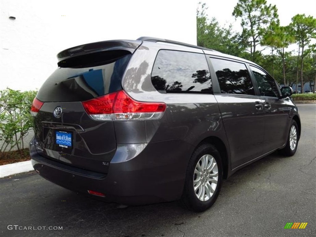 2011 Sienna XLE - Predawn Gray Mica / Bisque photo #3