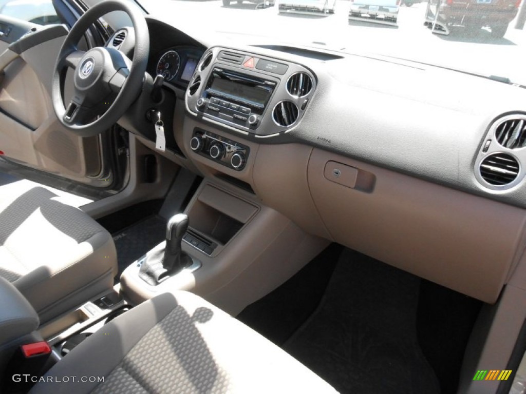 2011 Tiguan S 4Motion - Alpine Gray Metallic / Sandstone photo #31