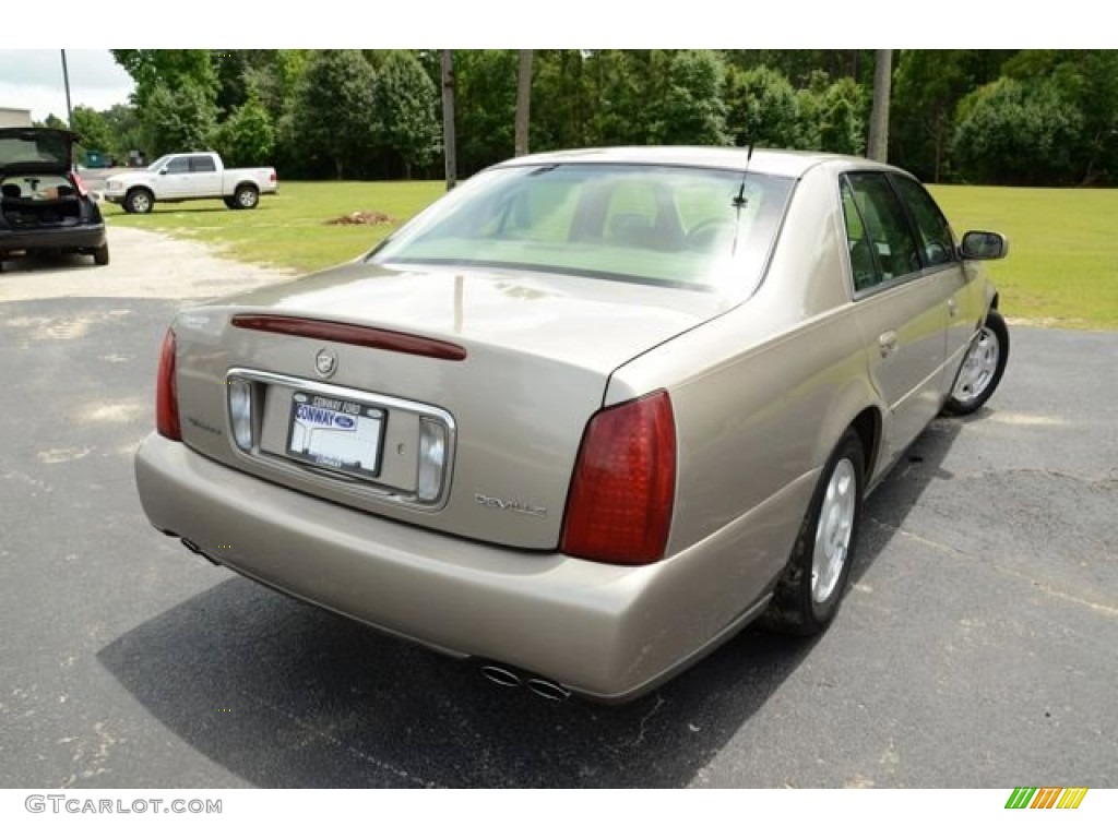 2002 DeVille Sedan - Cashmere Metallic / Neutral Shale photo #5