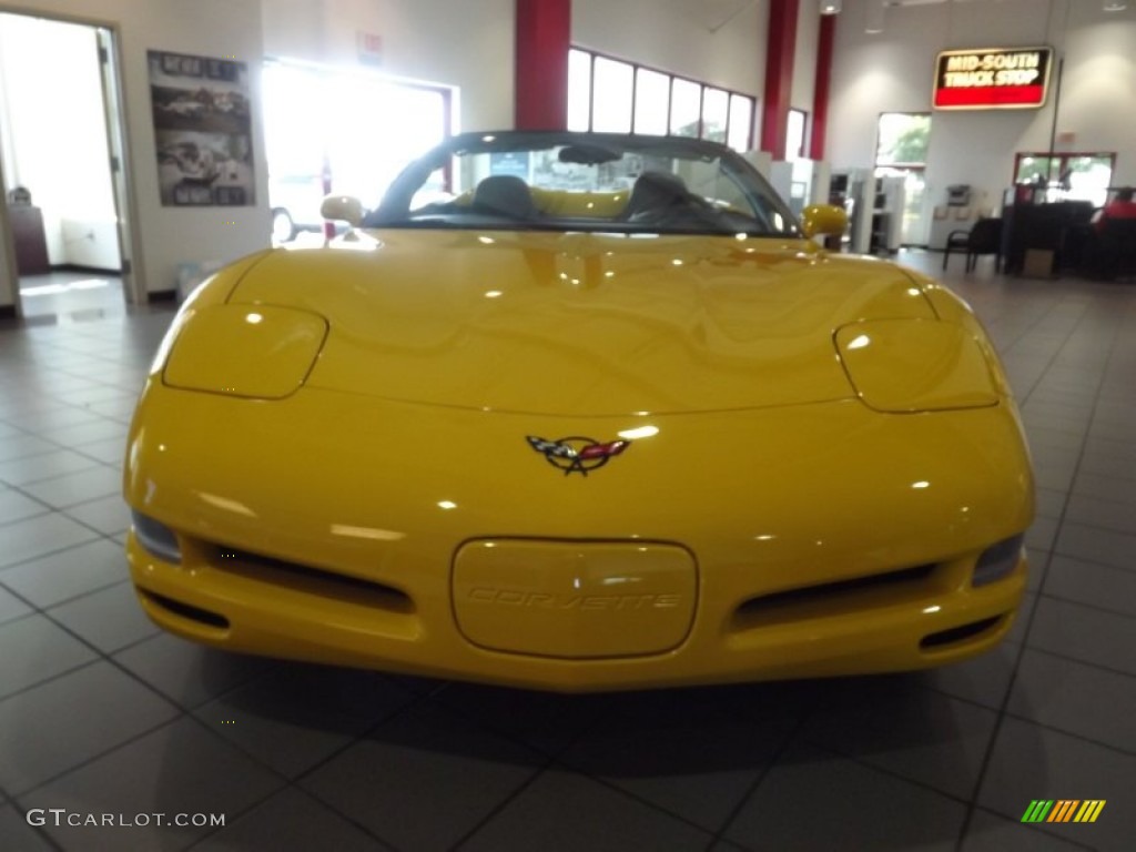 2000 Corvette Convertible - Millennium Yellow / Black photo #2