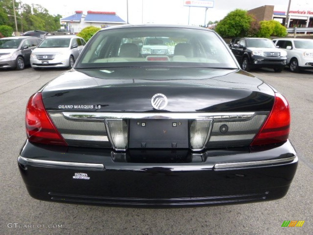 2009 Grand Marquis LS - Black / Light Camel photo #4