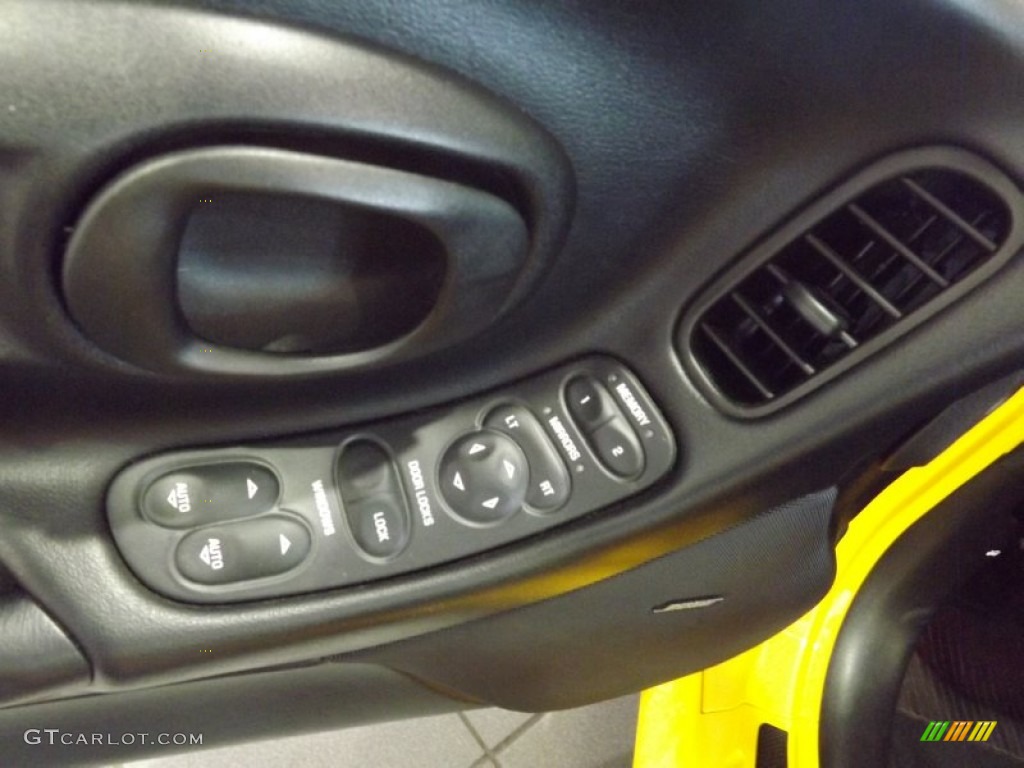 2000 Corvette Convertible - Millennium Yellow / Black photo #18