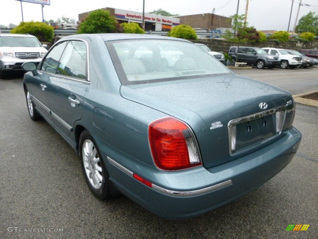 2004 XG350 Sedan - Celadon Green Metallic / Beige photo #3