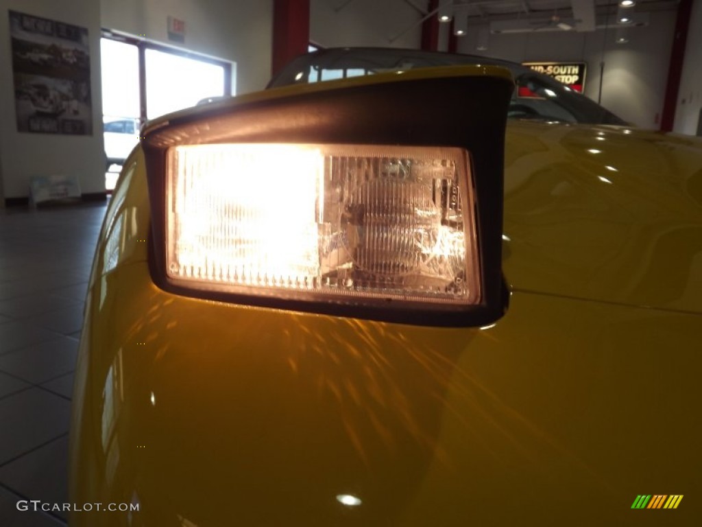 2000 Corvette Convertible - Millennium Yellow / Black photo #33