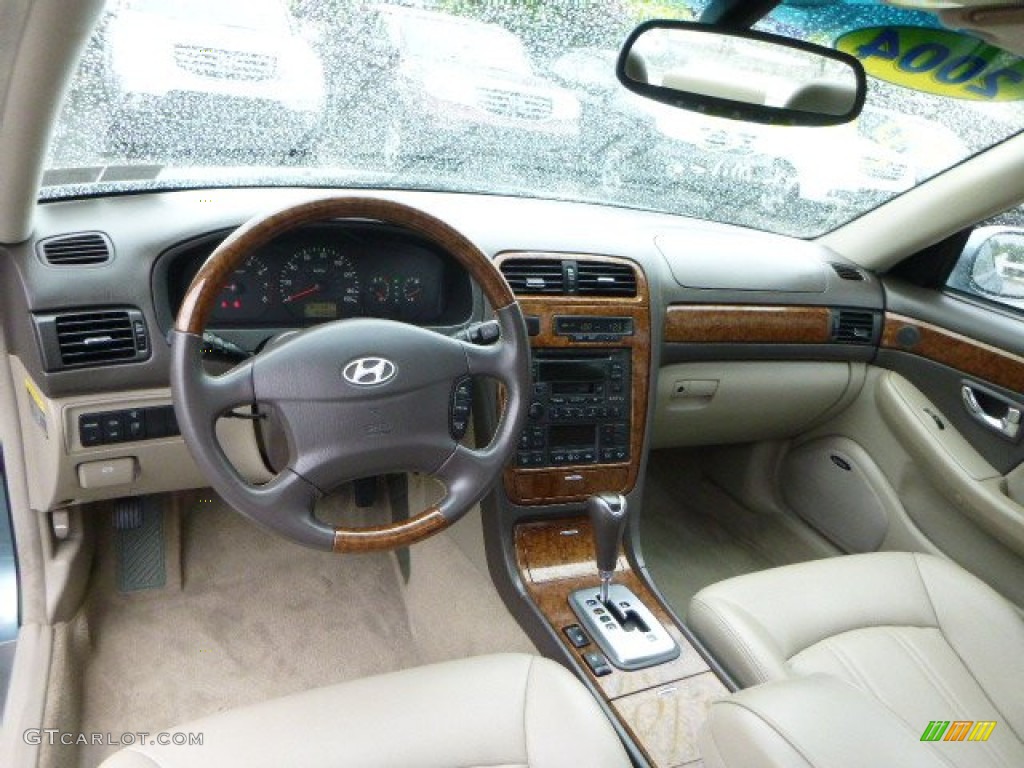 2004 XG350 Sedan - Celadon Green Metallic / Beige photo #18
