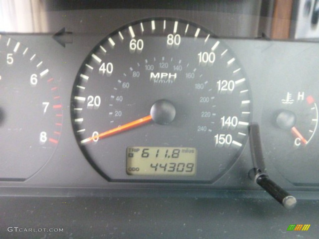 2004 XG350 Sedan - Celadon Green Metallic / Beige photo #25