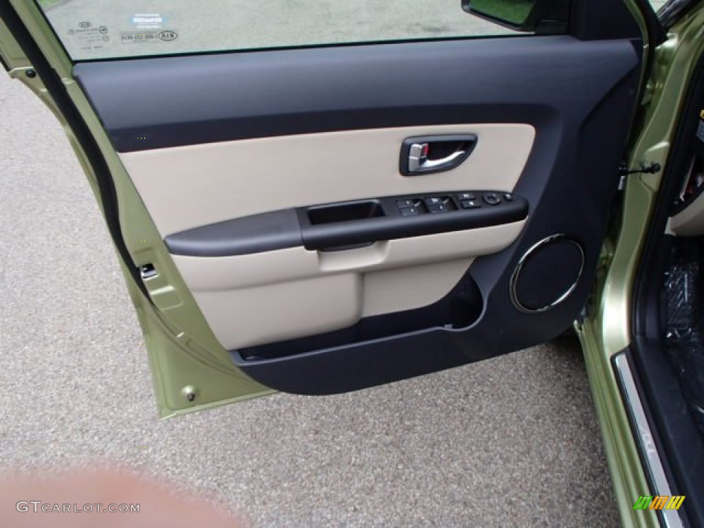 2013 Kia Soul ! Sand/Black Houndstooth Cloth Door Panel Photo #82067150
