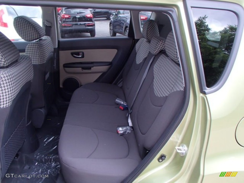 Sand/Black Houndstooth Cloth Interior 2013 Kia Soul ! Photo #82067168