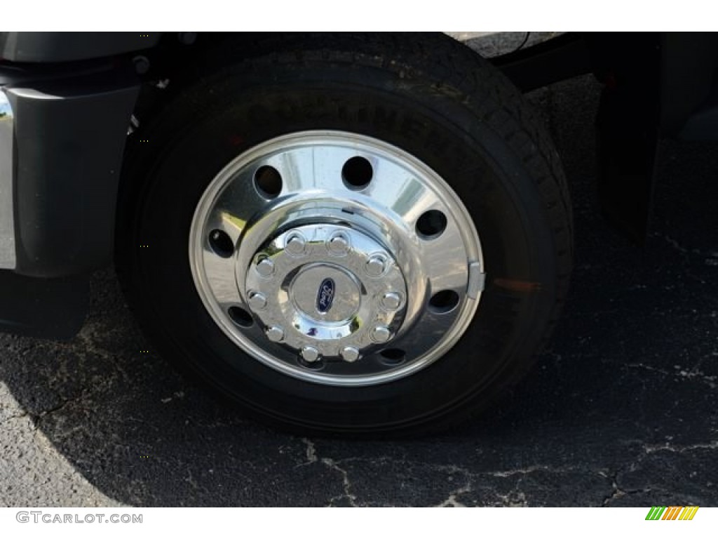 2013 Ford F450 Super Duty XLT Crew Cab Wheel Photos