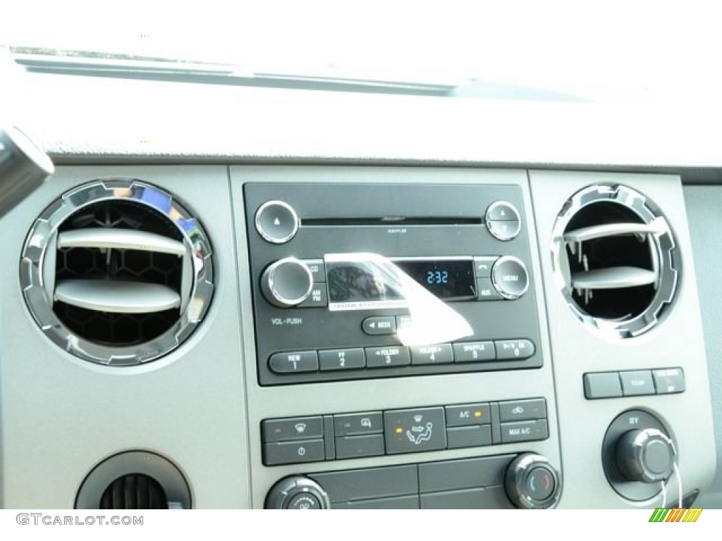 2013 Ford F450 Super Duty XLT Crew Cab Controls Photo #82067480