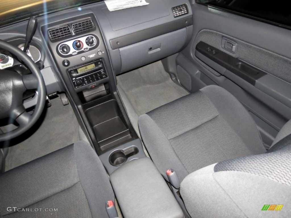 2004 Frontier XE King Cab - Electric Blue Metallic / Charcoal photo #15