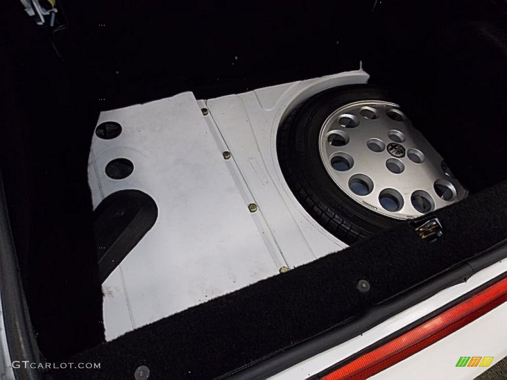 1991 Alfa Romeo Spider Veloce Trunk Photos