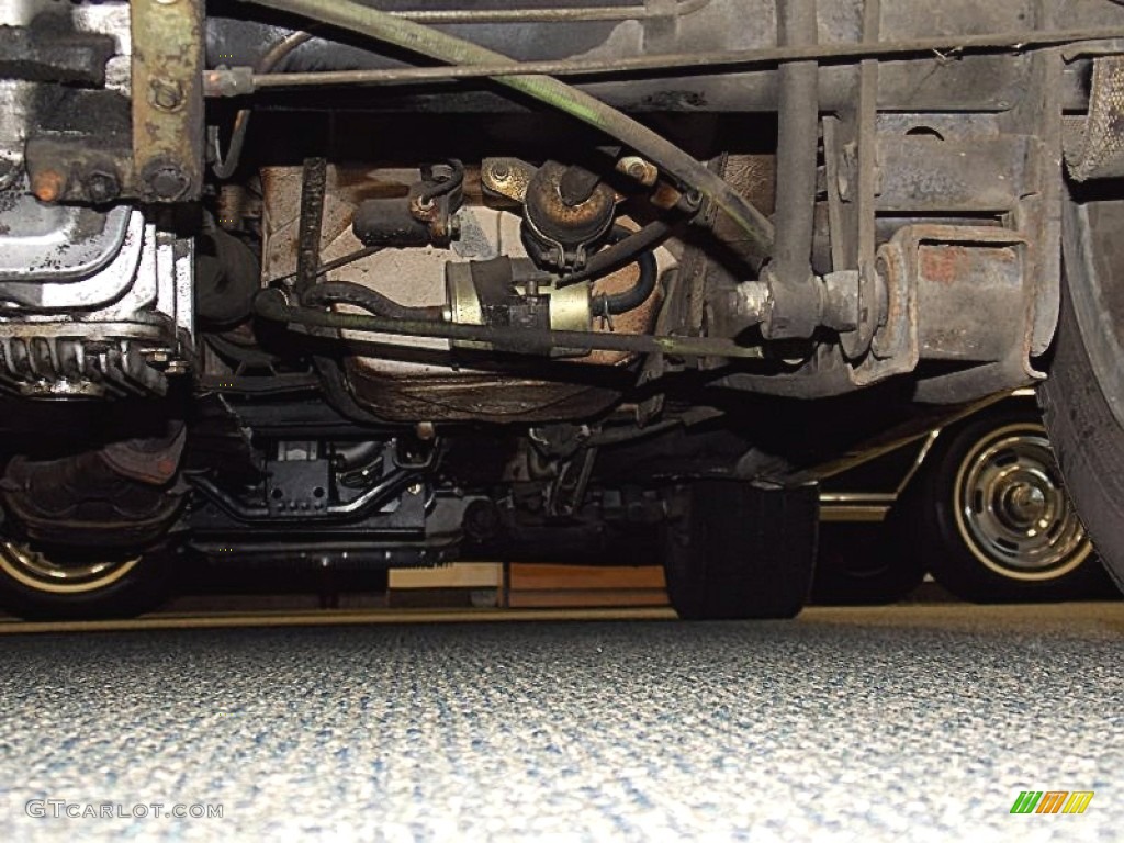 1991 Alfa Romeo Spider Veloce Undercarriage Photo #82071455