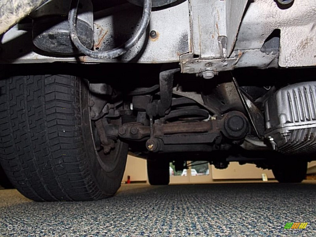 1991 Alfa Romeo Spider Veloce Undercarriage Photos