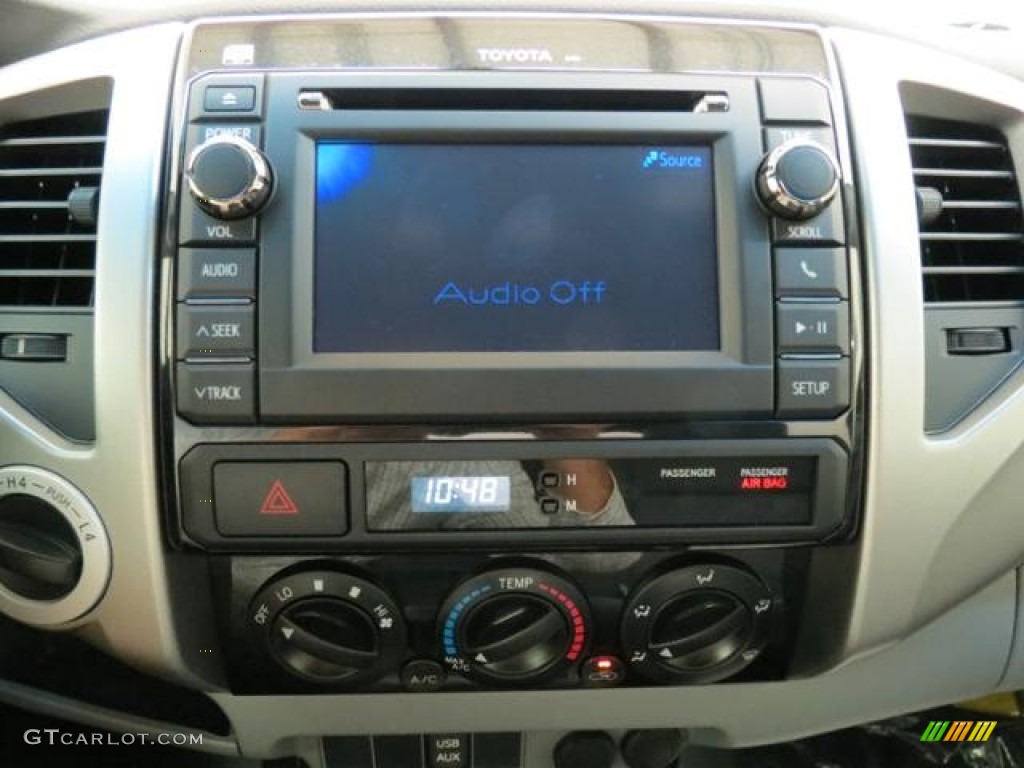 2013 Toyota Tacoma V6 TRD Sport Double Cab 4x4 Controls Photo #82072229