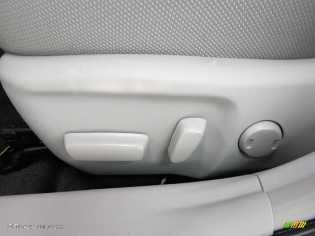 2013 Camry LE - Cosmic Gray Metallic / Ash photo #9