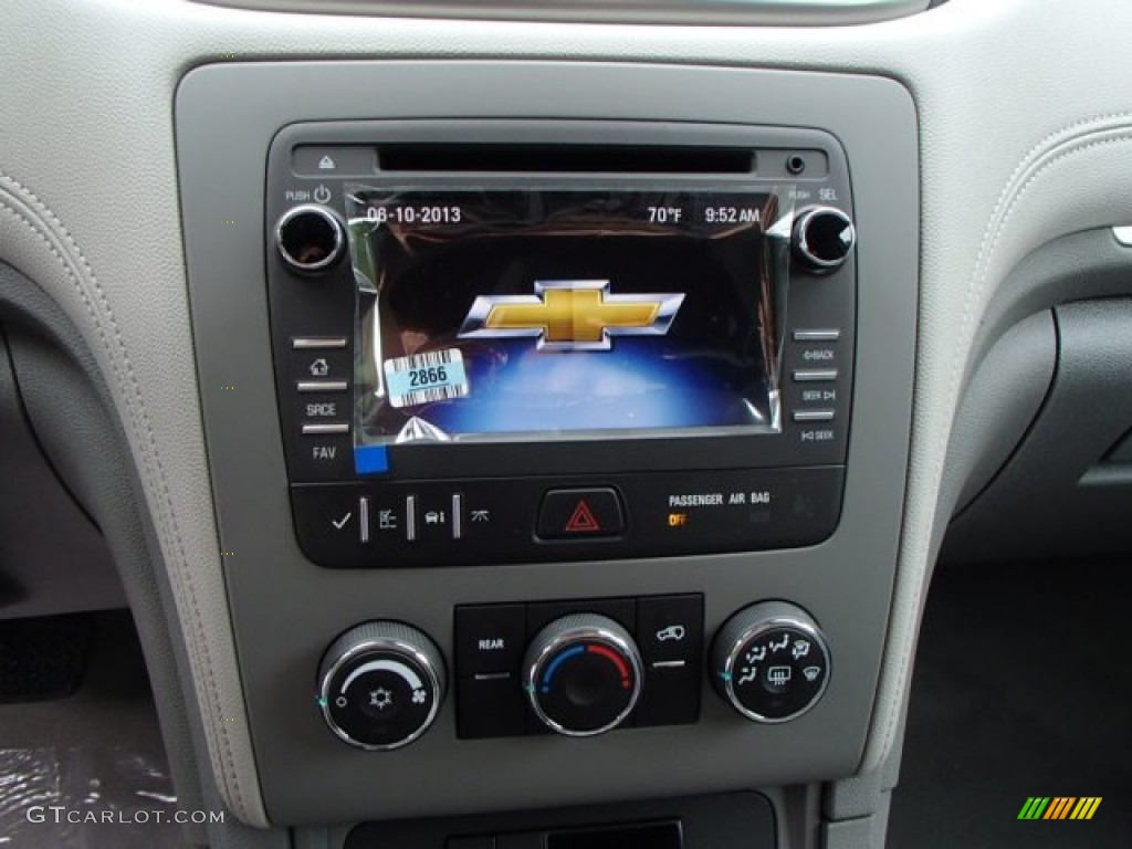 2014 Chevrolet Traverse LS AWD Controls Photo #82076498