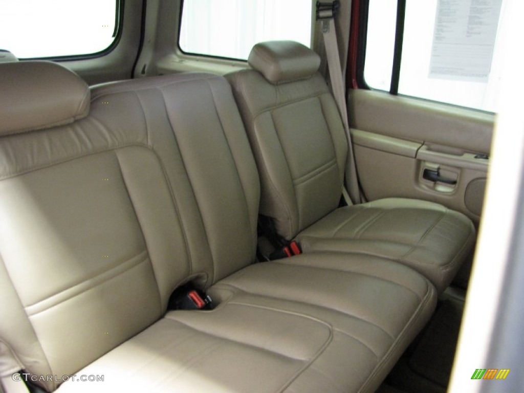 2000 Mountaineer V8 AWD - Toreador Red Metallic / Prairie Tan photo #7