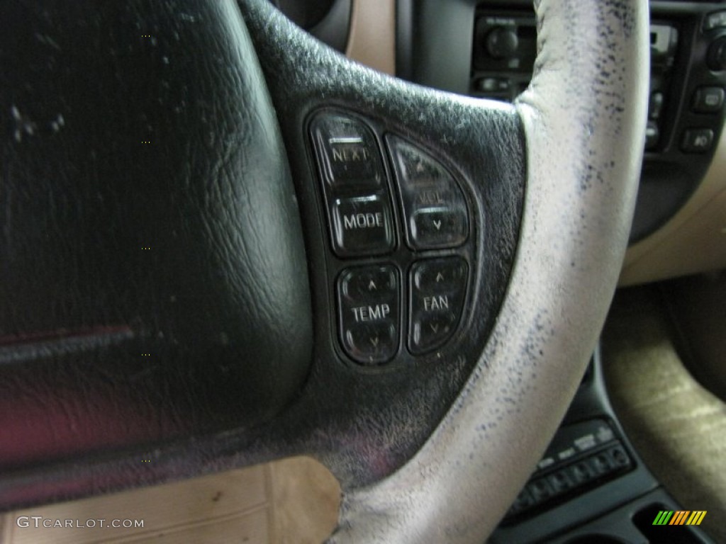 2000 Mountaineer V8 AWD - Toreador Red Metallic / Prairie Tan photo #18