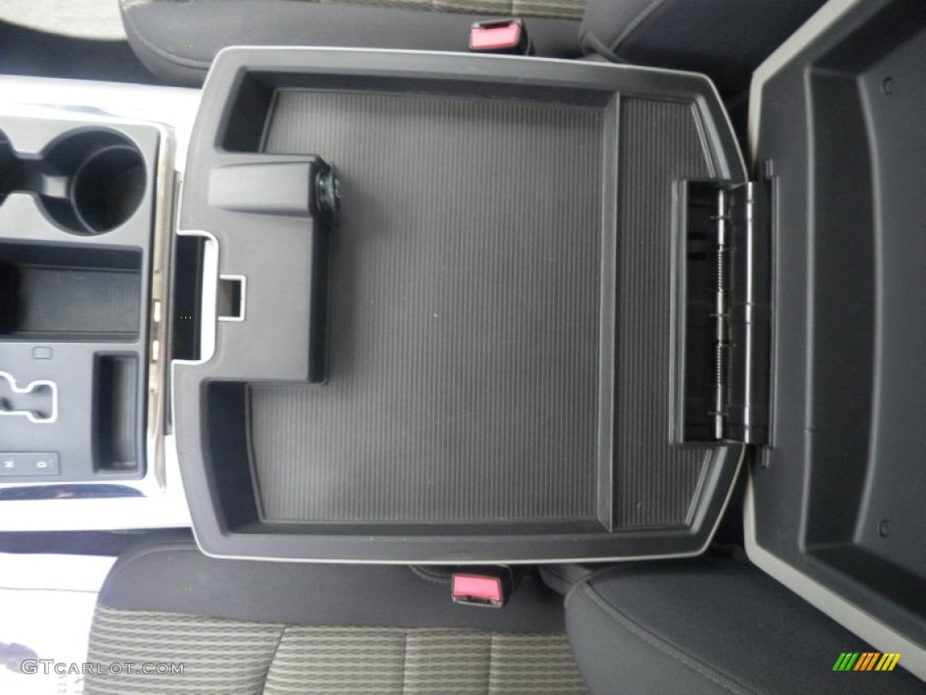 2011 Ram 1500 Lone Star Quad Cab 4x4 - Brilliant Black Crystal Pearl / Dark Slate Gray/Medium Graystone photo #7
